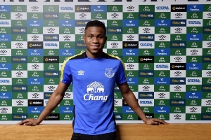 乐竞体育网址-往日艰辛…25岁前卢克曼5年4队从未进球上双,来到意甲后终于爆发