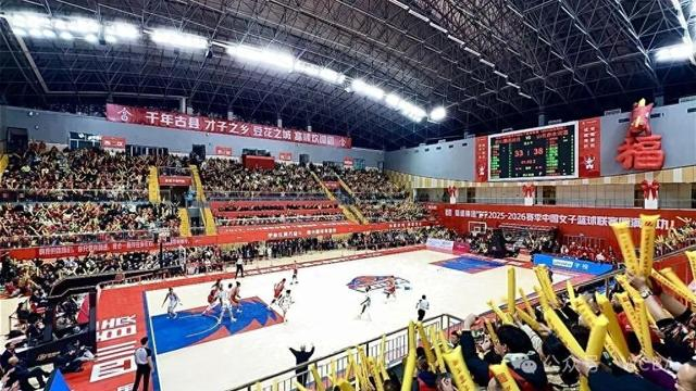 乐竞体育网址-WCBA战鼓敲响千年富顺：体育赛事与古县新生的双向奔赴|四川女篮|WCBA总决赛|全国锦标赛|FIBA|中国女篮_新浪新闻